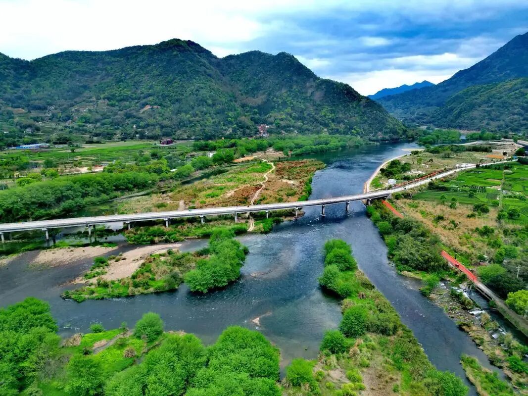 一溪流水映山色•霍童溪(霍童)一条没有受到污染的河流,全长1