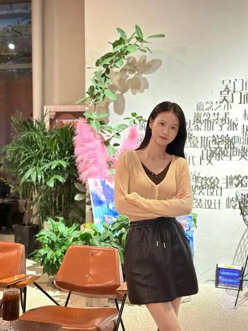 南京这家咖啡店里面竟然藏着一个美术馆