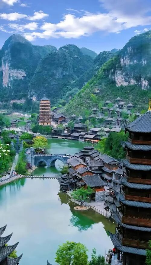 黔西南峰林:仙境布依之旅