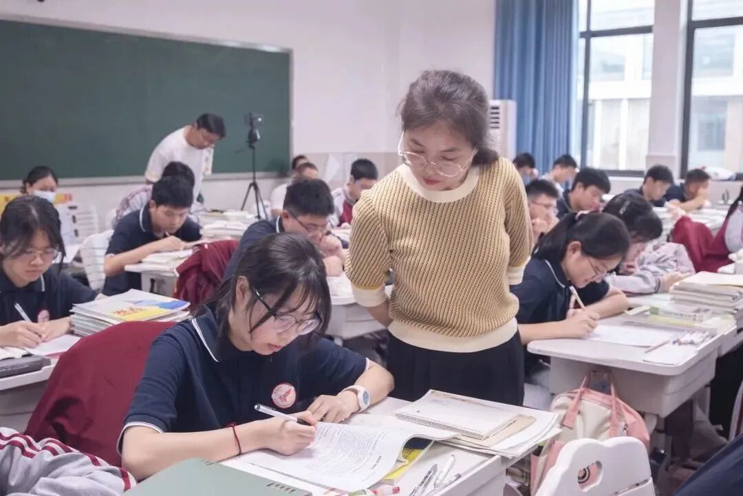 株洲市南方中学是省重点吗_株洲南方中学_株洲南方中学是公立还是私立