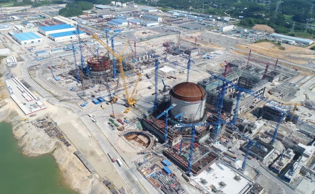 中建二局参与了包括"华龙一号"核电站在内的全国1/2在运在建核电机组