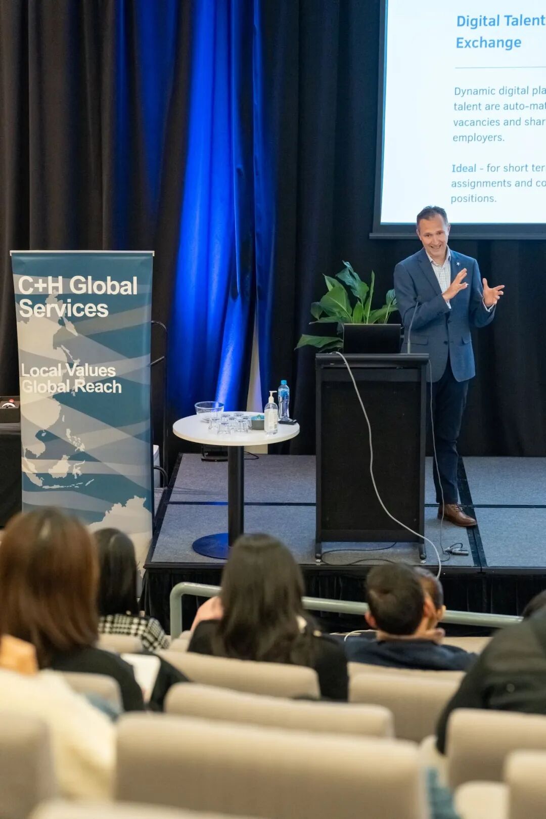 %name 新财年政策变化线下大型活动成功举办