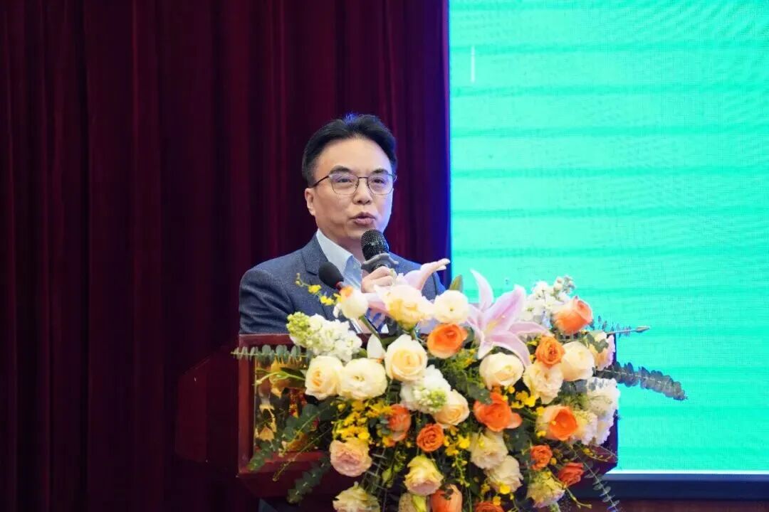 △广东省科学技术普及志愿者协会会长卓业鸿致辞