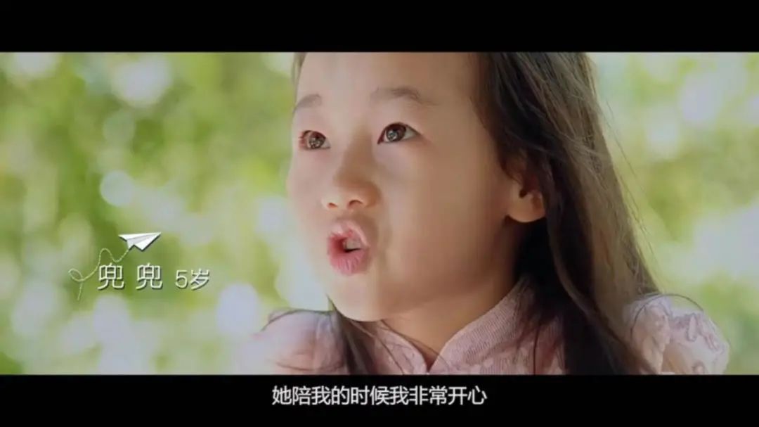 3岁女童被妈妈饿死，亲爸直播狂扇婴儿巴掌：你永远不知道，孩子到底有多爱你！