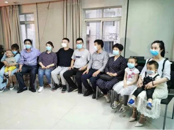 泪崩！“错换人生28年”最新进展，肝癌恶化的他留下绝笔信：医院再用60万，惹怒了这6口之家（组图） - 9