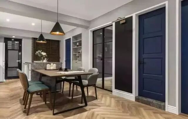 想要家里的木地板变得与众不同？这么做，好看又百搭。