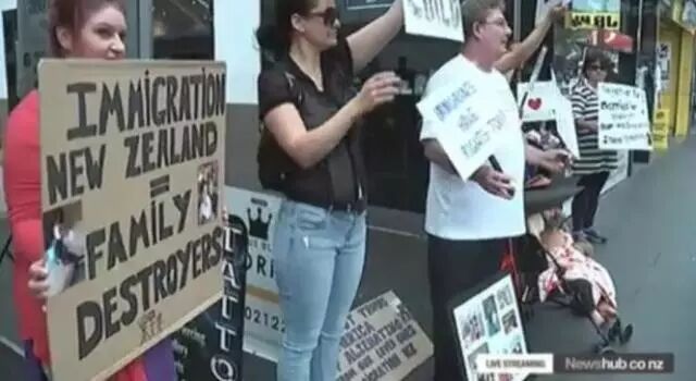 新西兰这种签证拒签比率飙升，已引起抗议者示威…