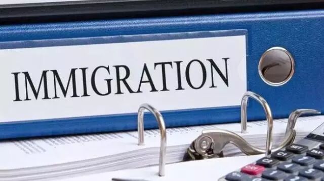 新西兰这种签证拒签比率飙升，已引起抗议者示威…