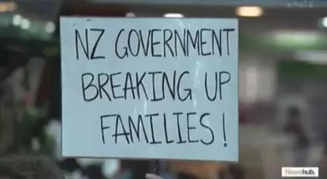 新西兰这种签证拒签比率飙升，已引起抗议者示威…