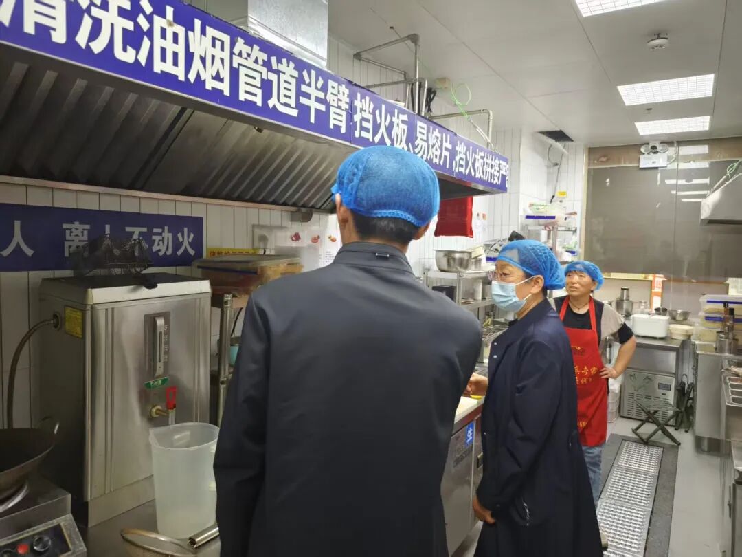 检查餐饮油烟整治_餐饮油烟环保督察简报_