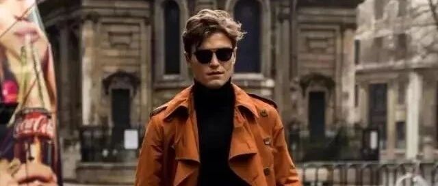 叠穿保暖又有层次感，搭配时一定要注意好色彩