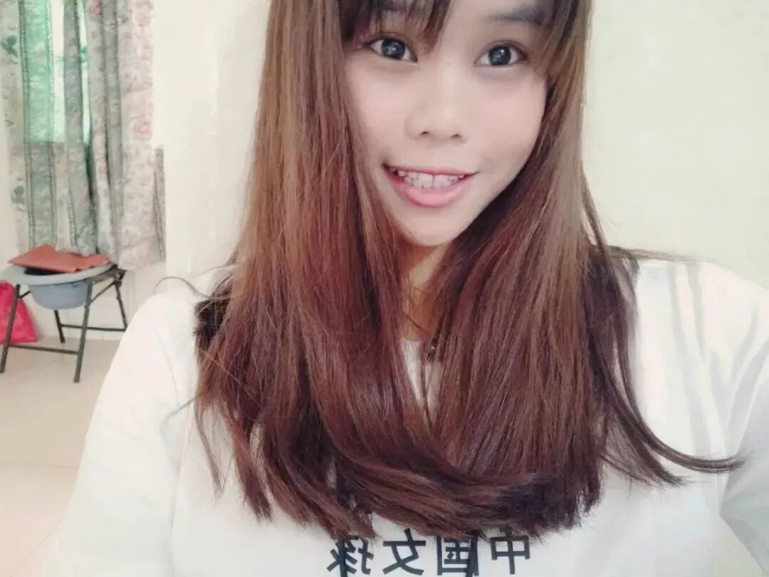 黄诗婷.jpg