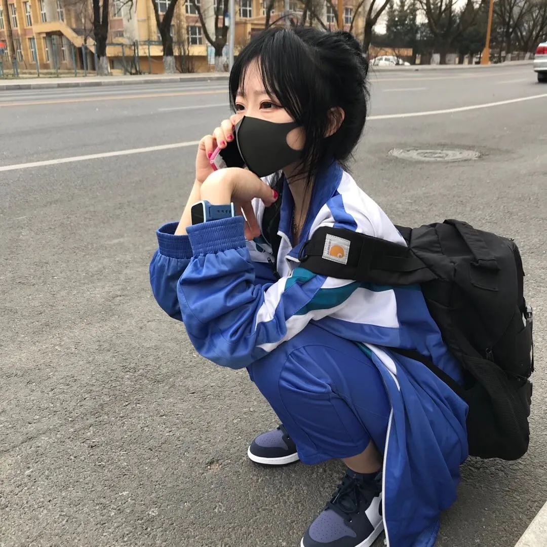 最近爆火的校服口罩妹,原来出处在这!(图3)