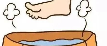 “老寒腿”，别轻易泡脚养生