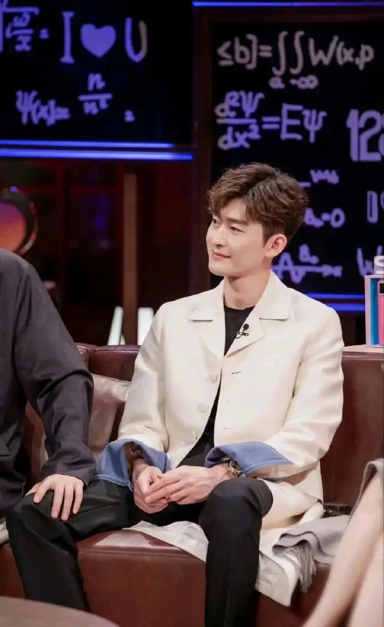 阿娇恋情?张翰太油?靳东王凯上披哥?网红女妒忌?