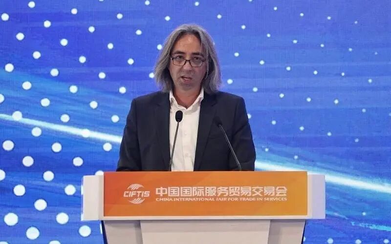 国际健康与环境产业联合会副理事长、中国西班牙商会北京分会会长大卫·毕加索在论坛上发表致辞。