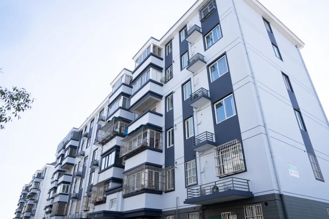 下雨不再漏,民惠佳苑屋面外墙翻新解民忧