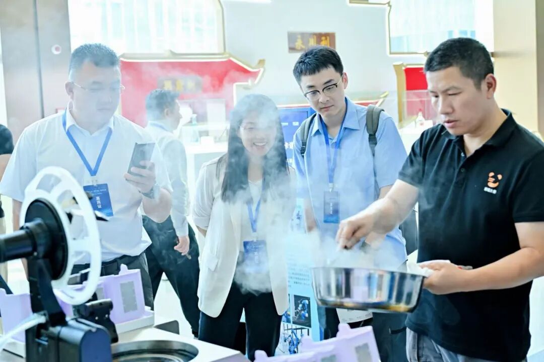 2025（第六届）未来大会在成都举行，浙江省四川商会执行会长赵崇甫参加本次活动