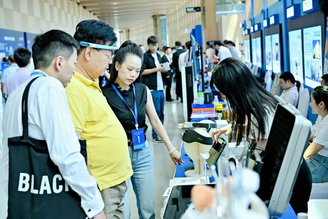 2025（第六届）未来大会在成都举行，浙江省四川商会执行会长赵崇甫参加本次活动