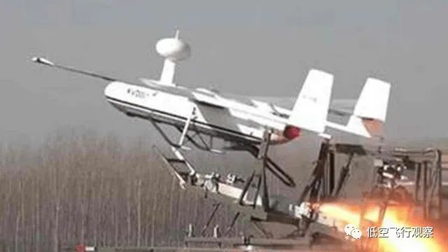 无人机引导打击 解放军火箭炮精准摧毁直升机起降场的图4