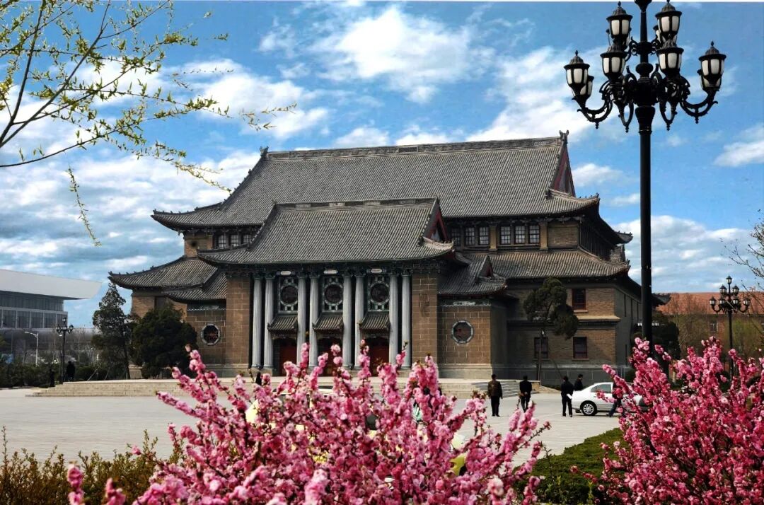 河南大学是河南贡院的所在地,1903,1904年最后两场全国会试在这里举行