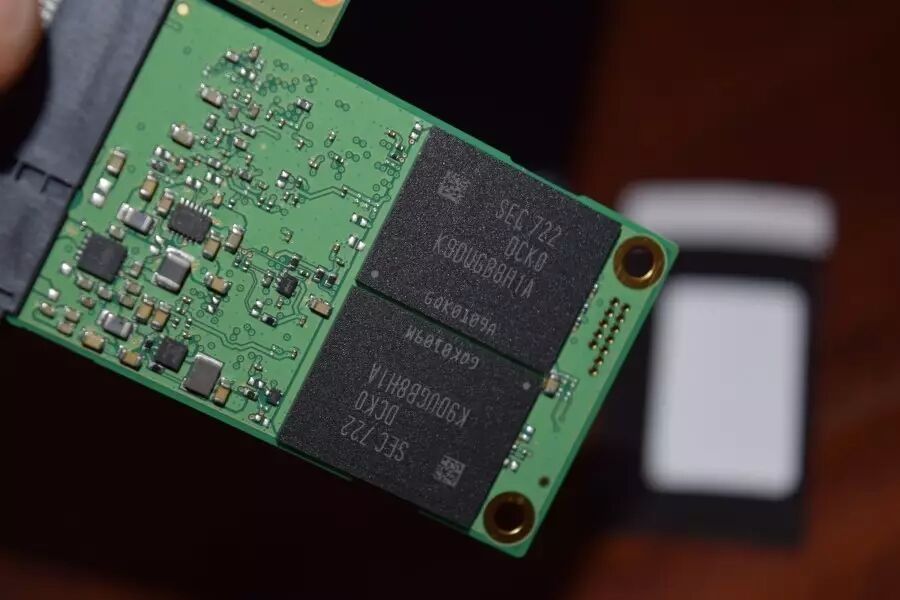 三星移动固态硬盘t5评测64层vnand进军零售市场