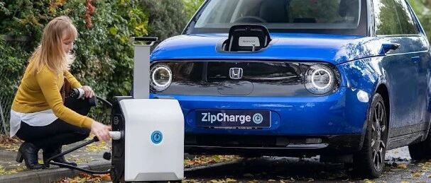 能给汽车用的充电宝来了！随时随地想充就充，半小时就能增加32公里续航~