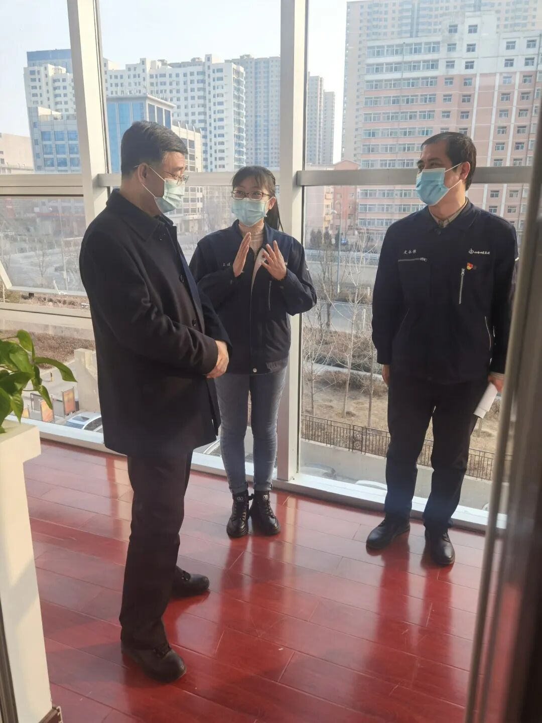 山西省住房和城乡建设厅厅长王立业一行深入山西四建广业公司开展入企