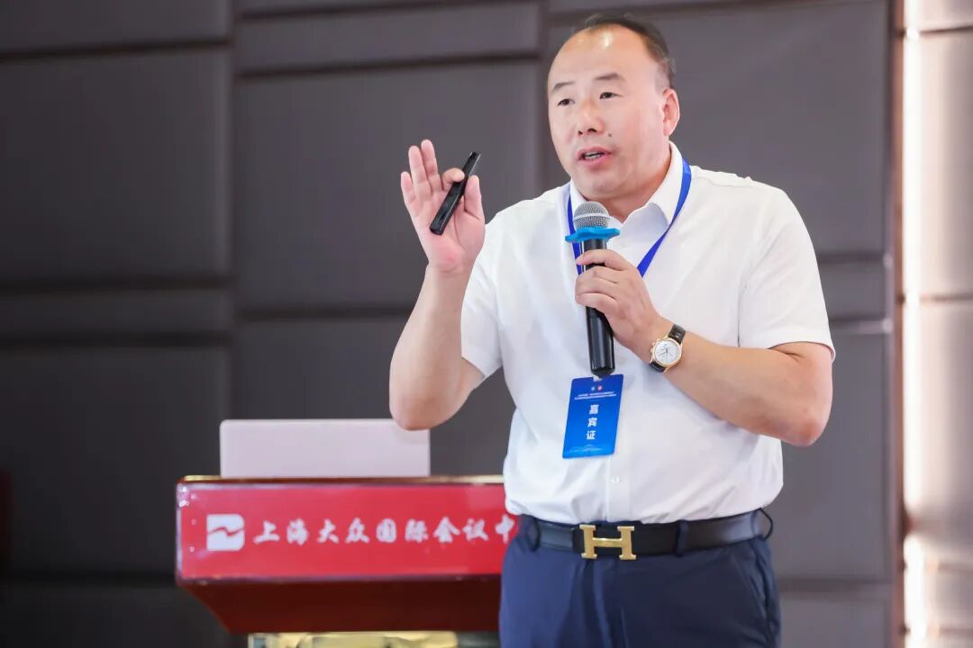 奔跑的蚂蚁｜2026年 第十六周：广纳前沿新知，恪守法治本心