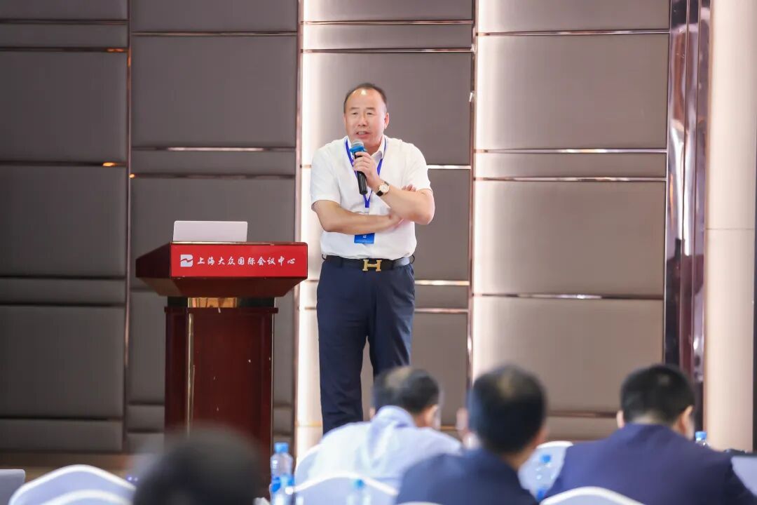 奔跑的蚂蚁｜2026年 第十六周：广纳前沿新知，恪守法治本心