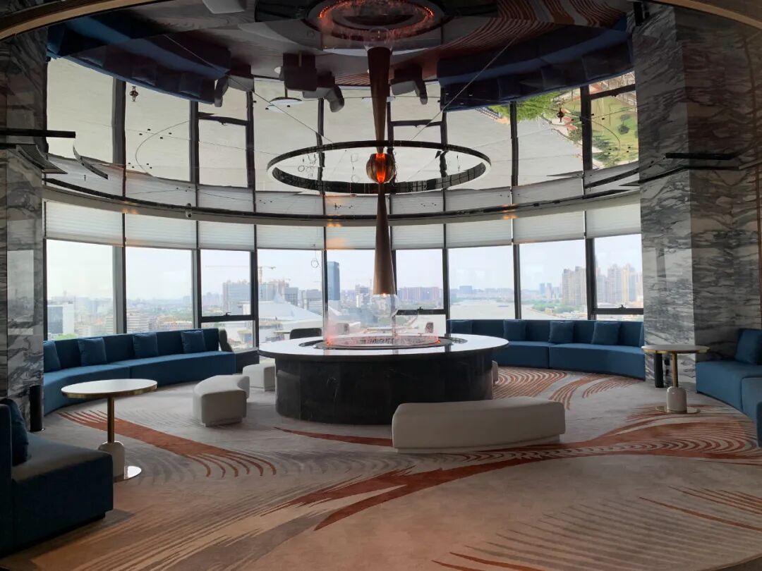 白天鹅壹号主推182-405商业大平层，价格8-13万/平！