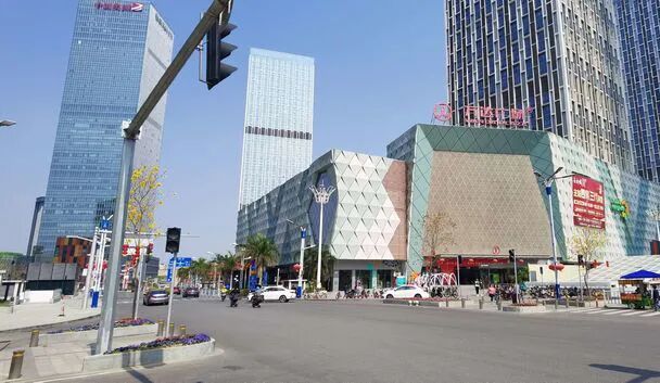 广州南站在售项目*新消息，越秀星寰和越秀星瀚值不值得买？