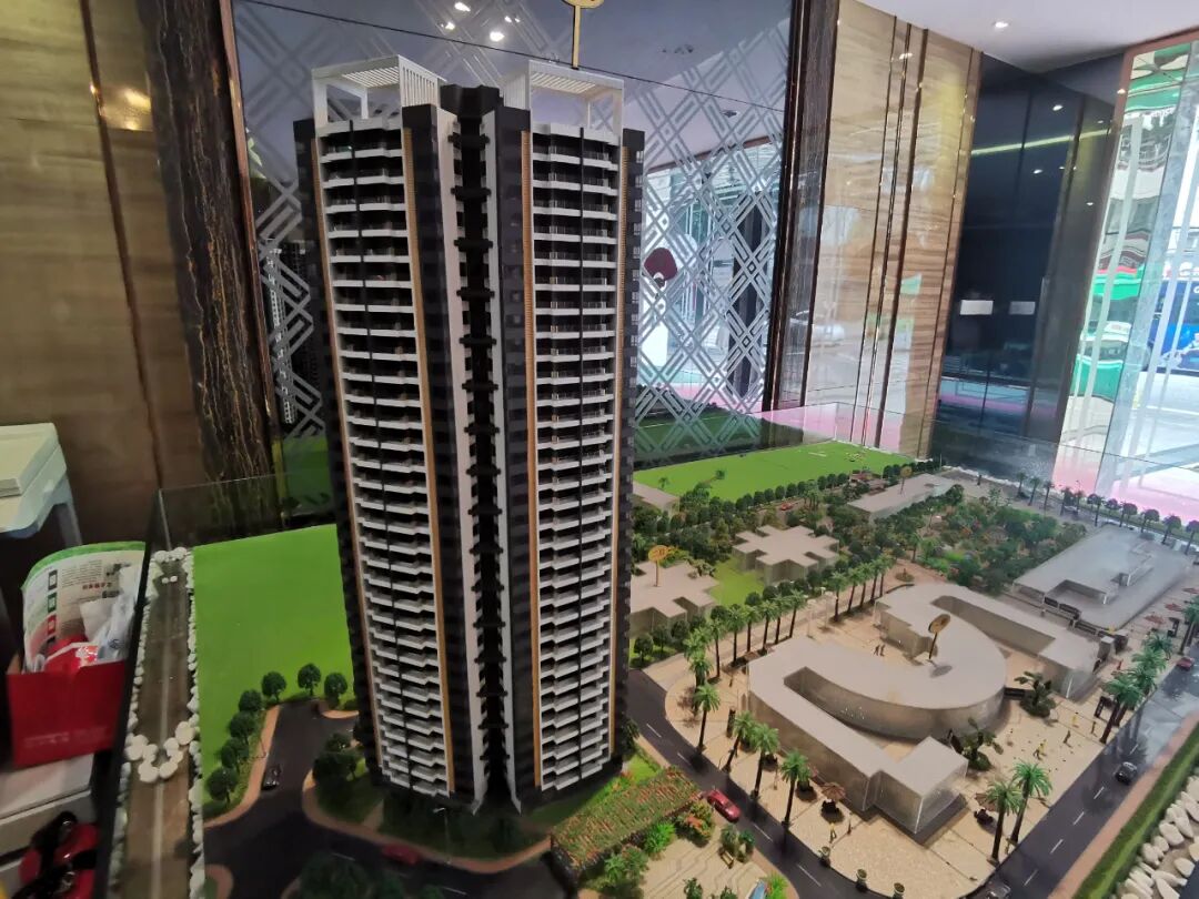 单价13万/平，越秀东山一品125平~145平四房