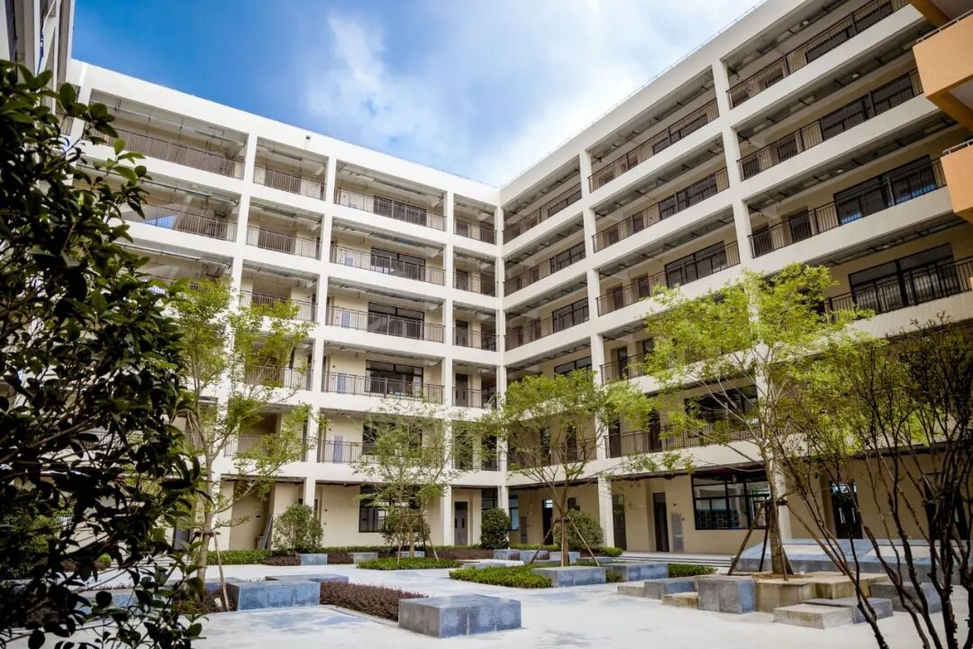 300多万买黄埔3房，合生*城离珠城40多*，还要纠结？