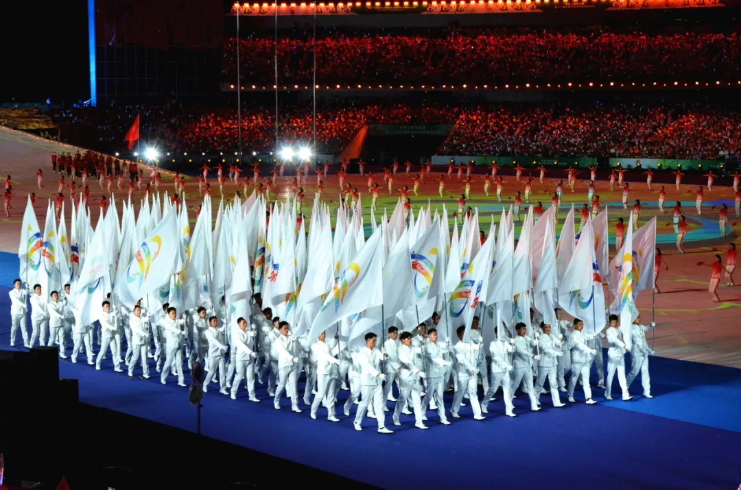 



盛会启幕︱郑州奥体中心的夜晚，惊艳了世界！
