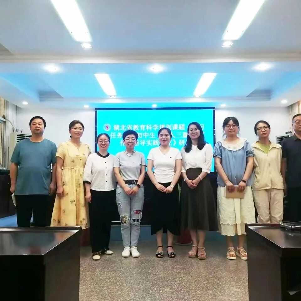 【青春语文·张明霞专栏】课题研究∣聚焦“写人三重境界”指导 ，突破“写出‘圆形人物’”难点