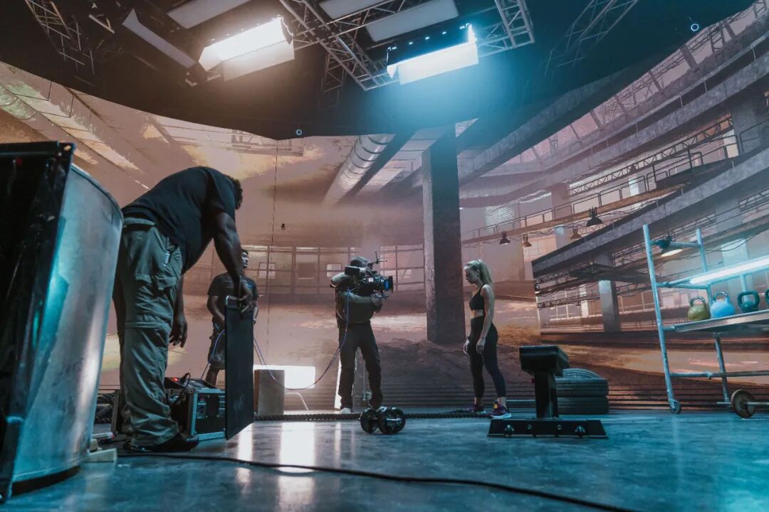 解读电影可怜的东西视爵光旭xr虚拟拍摄引领影视制作新潮