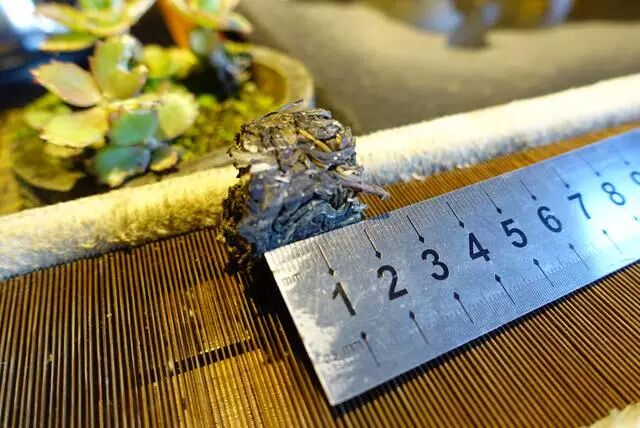 一般的小香竹,两公分左右为8克.