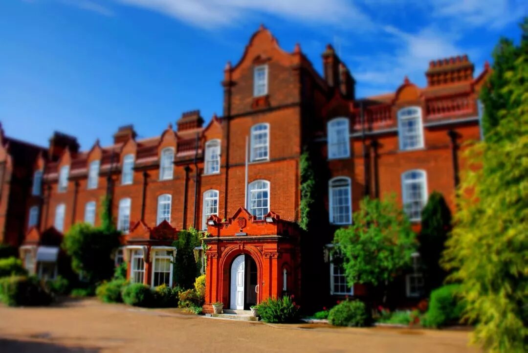 hughes hall (mature students, undergraduates and graduates)