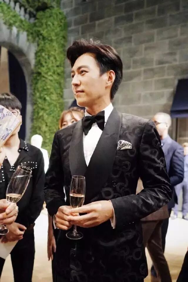 靳东说他从不网购,那他得多爱逛街啊!