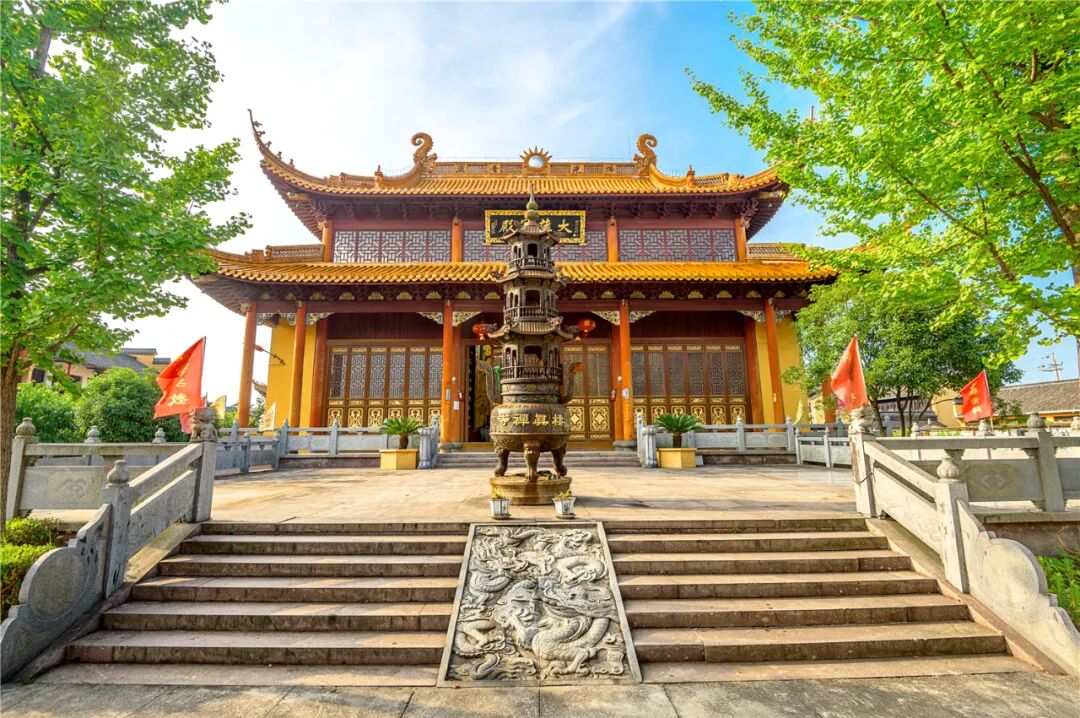 乾隆十二年(1747),当时的栖真寺还是个香火鼎盛,占地广阔的大寺庙.