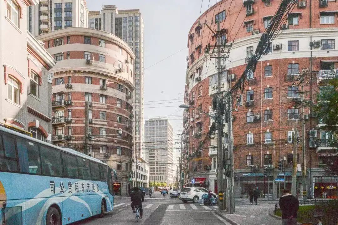 住在我隔壁的那家伙_隔壁住着一屋子鬼是什么电影_隔壁家伙住在一起好吗