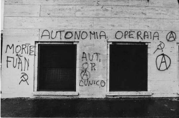 In memory of Guattari - The ultra-symbolization and degenerating of desire.