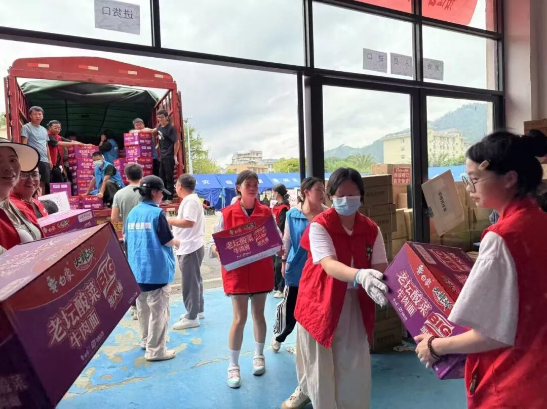 “青”力“青”为，铜仁青年驰援榕江