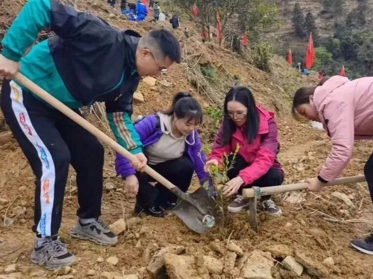 铜仁市开展2021年“我为家乡捐棵树·同心共建春晖林”活动