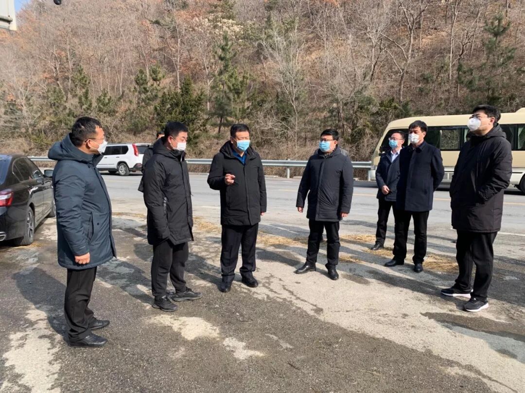 栖霞市委书记深入一线既要护好防疫一方净土又要守好栖霞绿水青山