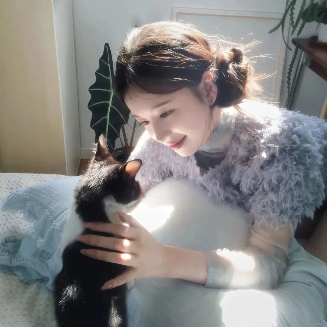 清冷侧脸女生头像