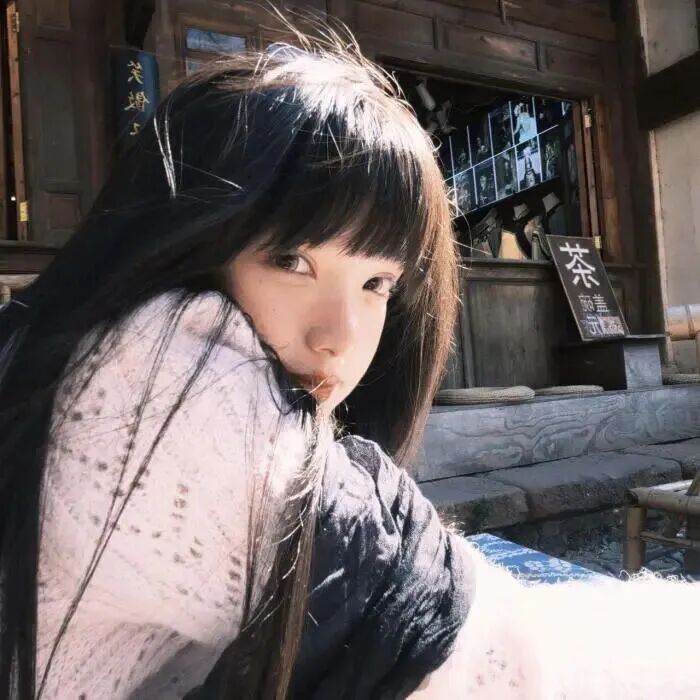 清冷女生头像