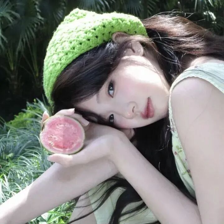 鲜花清冷女生头像
