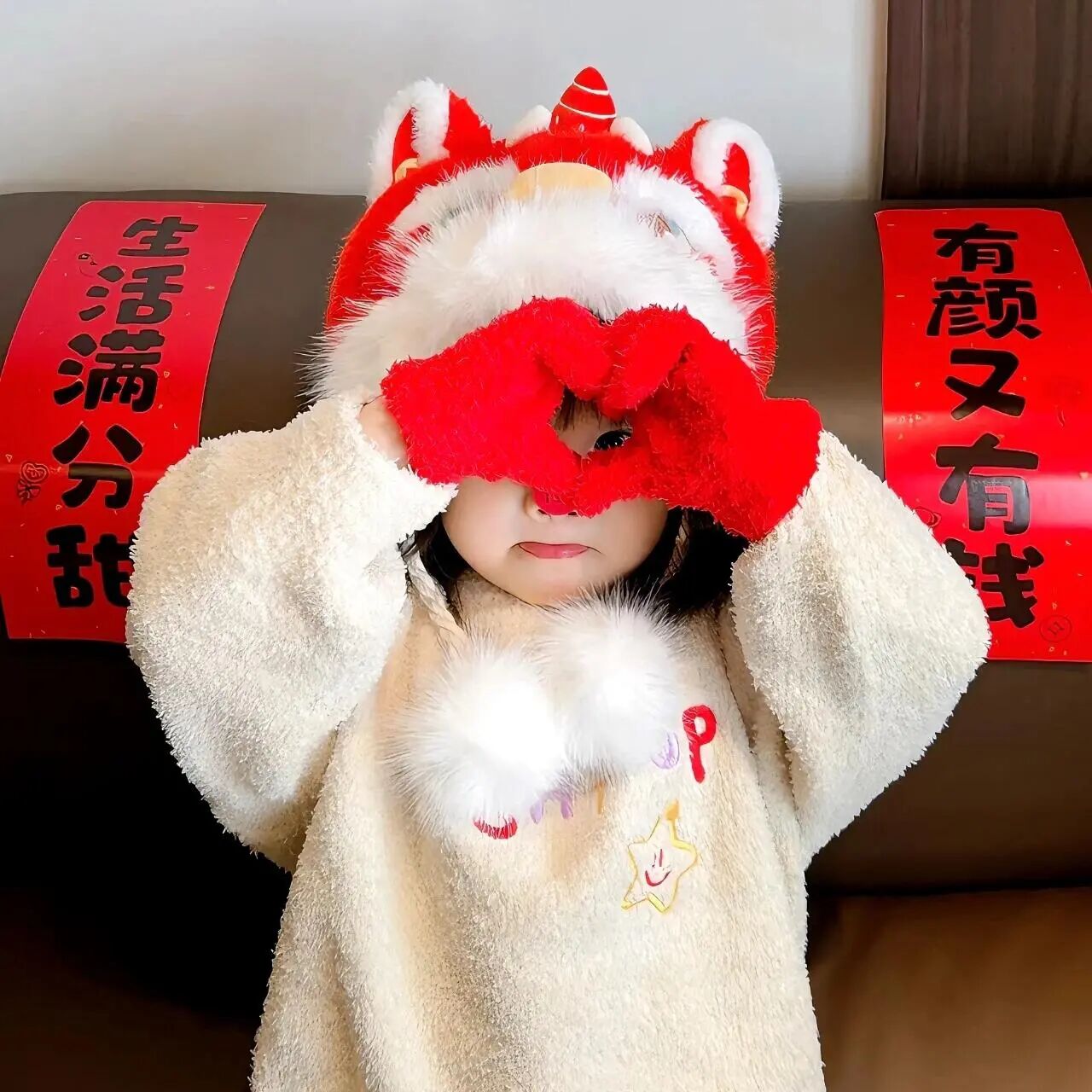 新年萌娃小女孩头像